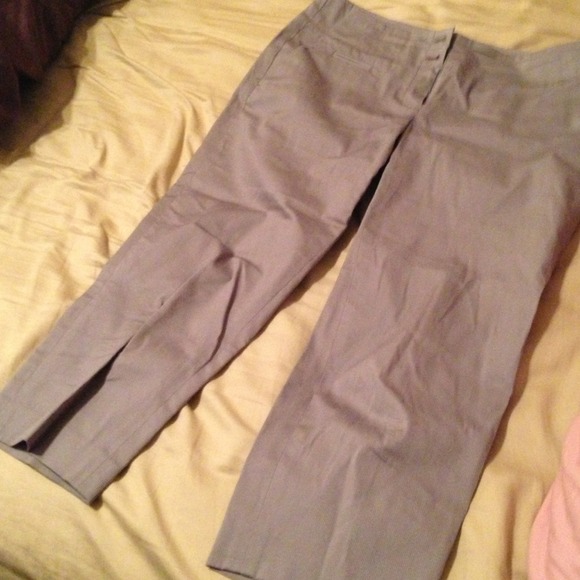 💎💎reduced!!💎💎LOFT gray Capri slacks