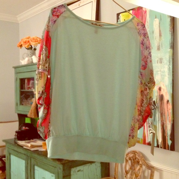 ❌🔒GONE!!🔒❌Minty Blue Top!!