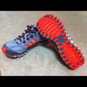 @Mandimink trade ✨💕Women's Adidas  sz 7.5