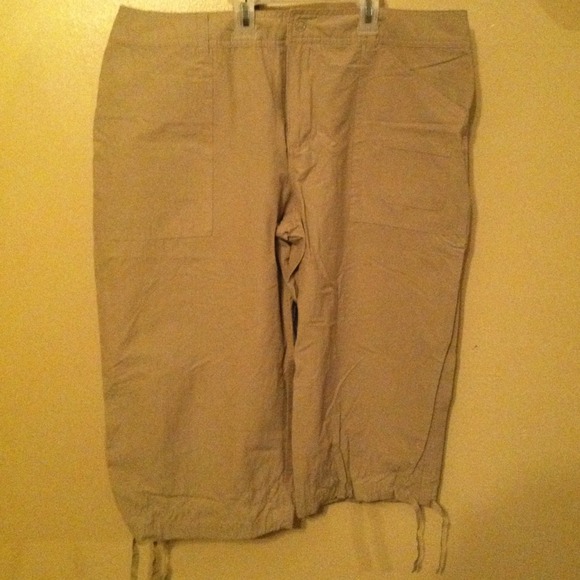Khaki capris - Picture 1 of 1