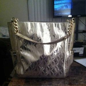 Selling it for march of dimes.! Auth Michael Kors