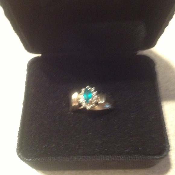 14kt yellow gold ring