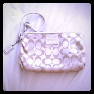 ⬇️REDUCED⬇️ Coach Wristlet