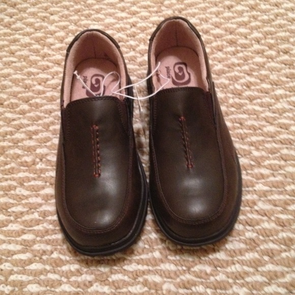 💋SOLD💋 Boys Brown Slip on shoe NWT