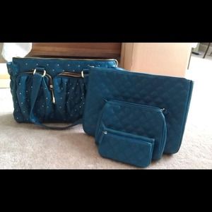 Travel bag with accessories.