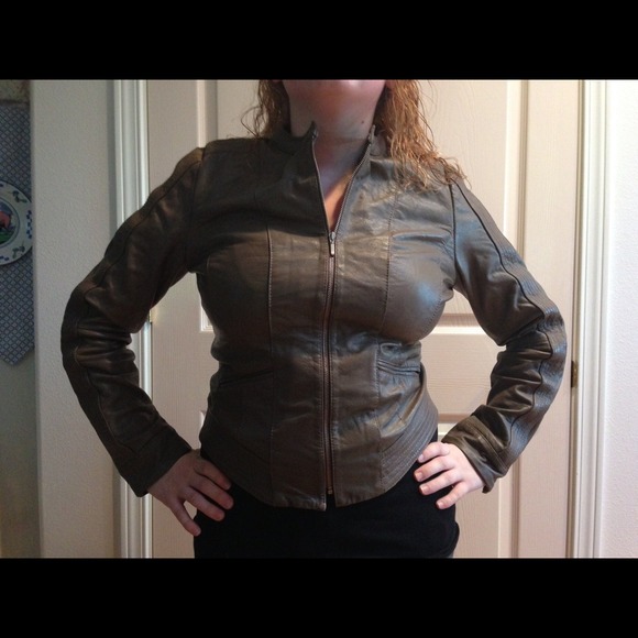 Adorable dark tan leather jacket
