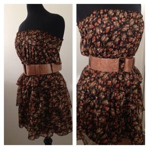Halter flower Top w wide faux leather belt NWOT