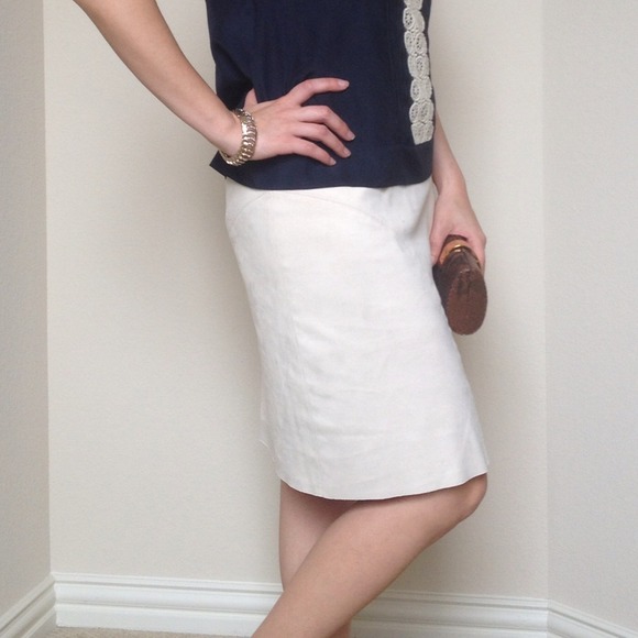 ❤❤❤SOLD IN BUNDLE❤❤❤Bebe light cream skirt - Picture 4 of 4