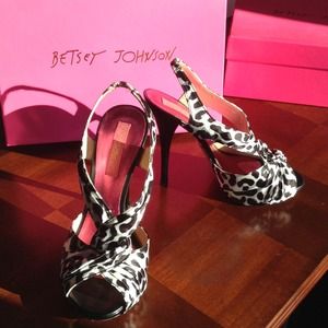Betsy Johnson snow leopard peep toe