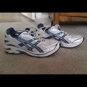 Running shoes Aasics gel GT 2140