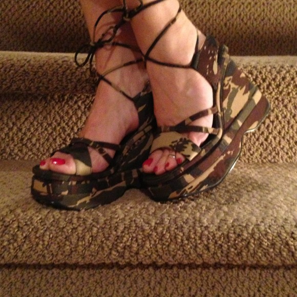 Camo sandals