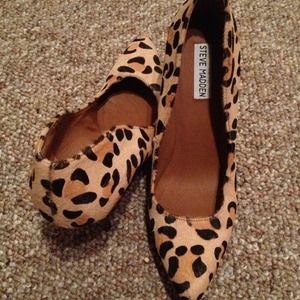 Leopard pony hair pumps