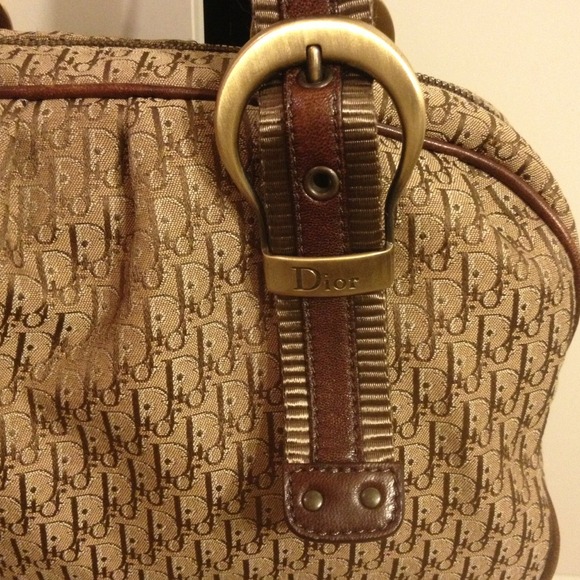 DIOR medium monogram handbag purse! - Picture 2 of 8