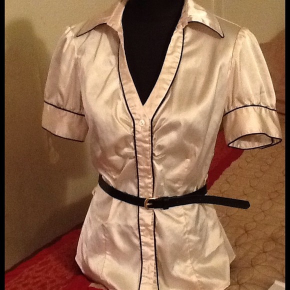 Off white and black trimmed shirt size l
