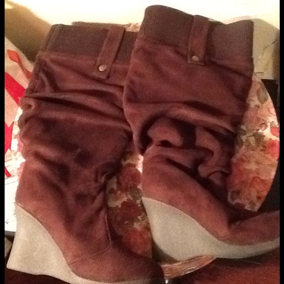 Brown slouch boots size 6.5