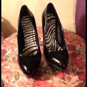 Cute black heels size 6,5 5 inch heel
