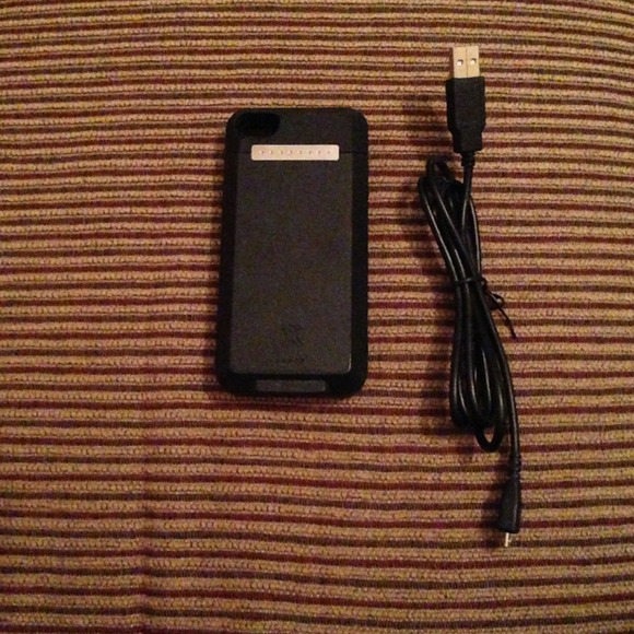 Sold!!!!!!!! Mophie for 4 and 4S