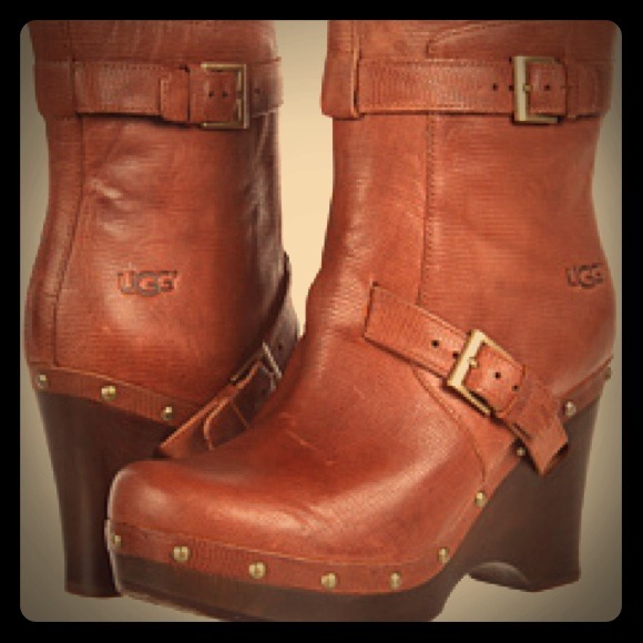 UGG Taryn Wedges.