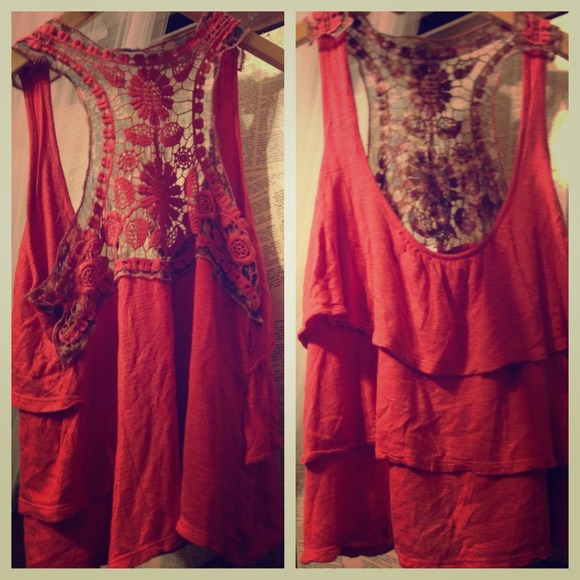 Sold❤Coral colored floral back tank top