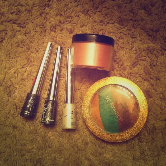 ❌SOLD❌VS Makeup Bundle