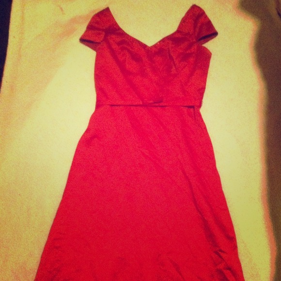 Long Formal dress in Crimson with bow belt. Sz 18