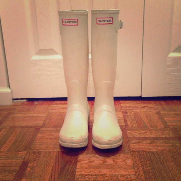 Hunter Boots - size US 7, Pearl White