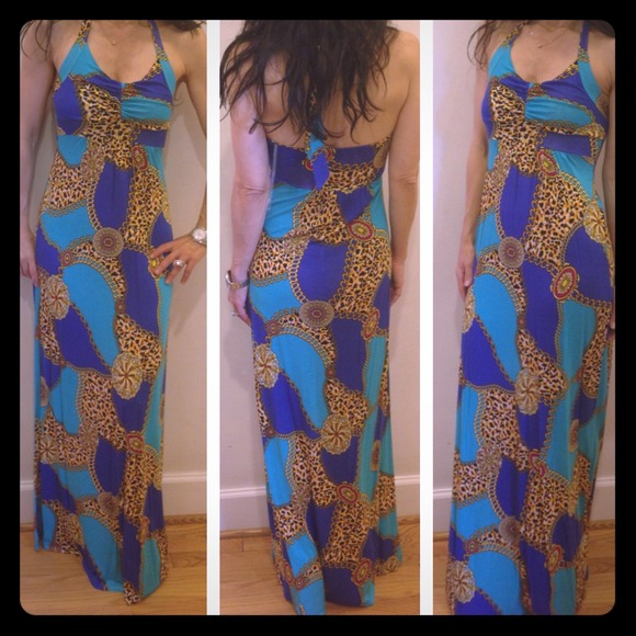 Dresses & Skirts - Love this halter top maxi Grecian style dress New