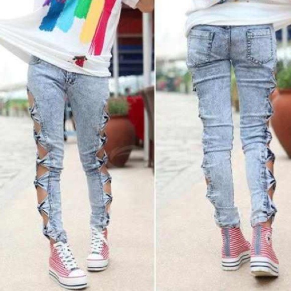 Trendy bow cutout leggings