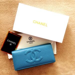 🔴AVAILABLE🔴Turquoise Zip Around Wallet