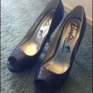 Stilleto shoes very unique (BARBIE BRAND)