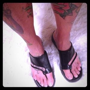 Cute black sandal🌼