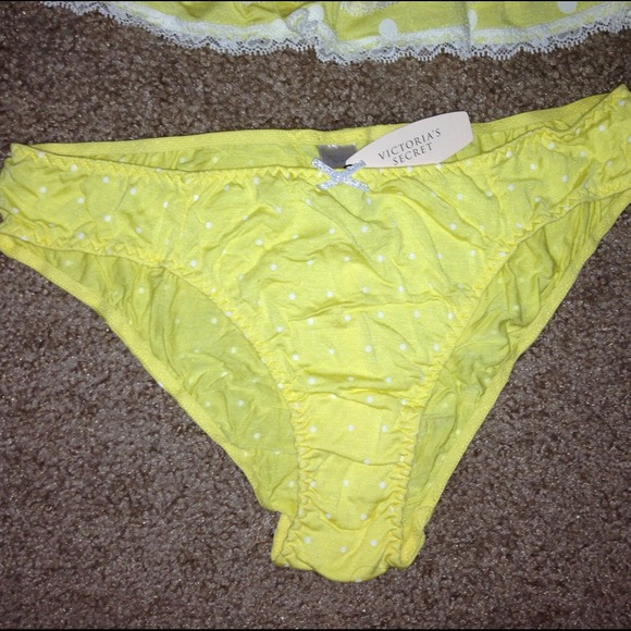 🚫TRADED🚫Victoria's secret lingerie/sleepwear - Picture 2 of 4