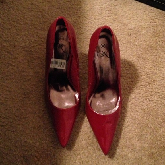 Red Pumps