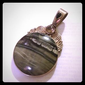 ✨Collectors Piece Large Authentic Sajen Pendant✨