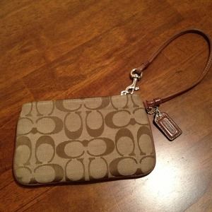 Coach Wristlet 👜