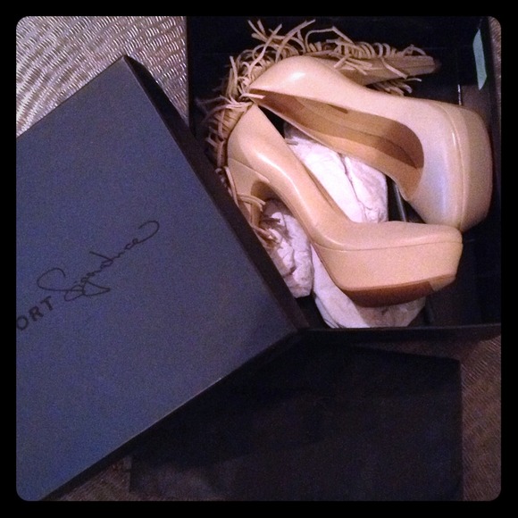 TARGEE heels from Report Signature: PRICE REDUCED!