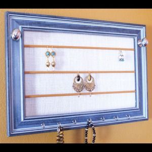Jewelry frame organizer