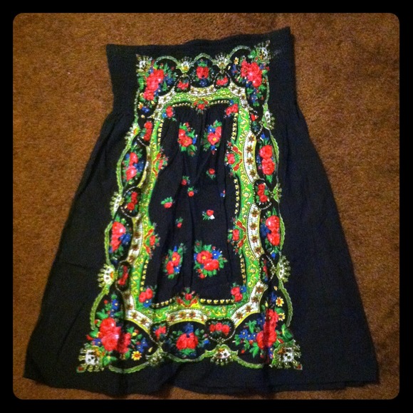 🚫Sold🚫Scarf-patterned Tube dress