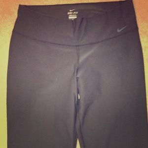 Nike Legend Workout Capri