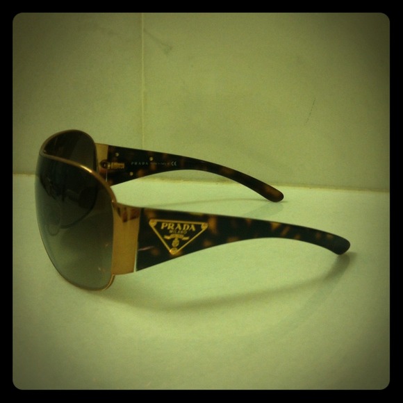 SOLD❗Authentic Prada Sunglasses