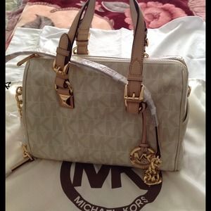 🚫SOLD🚫💯Authentic Michael Kors Grayson Satchel