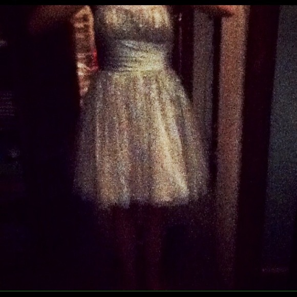 Homecoming dress - Picture 4 of 4