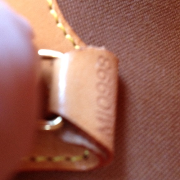 Keeping!! not for sale!! Authentic LV Ellipse Bag - Picture 3 of 4