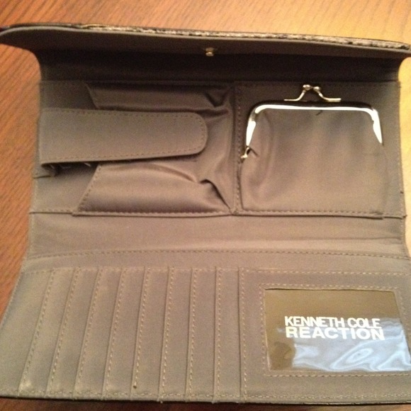 Kenneth Cole Clutch - Picture 3 of 4