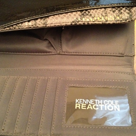 Kenneth Cole Clutch - Picture 4 of 4