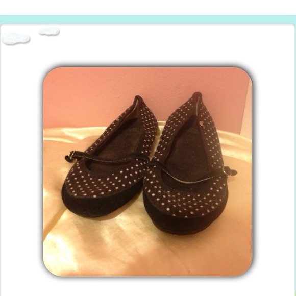 Black and white poka dot flats