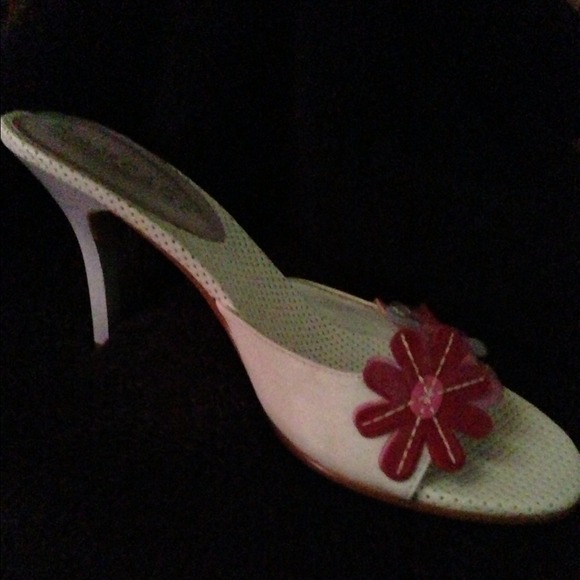 Only worn once. Cleaning out my closet.