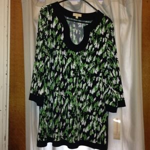 New green and black top