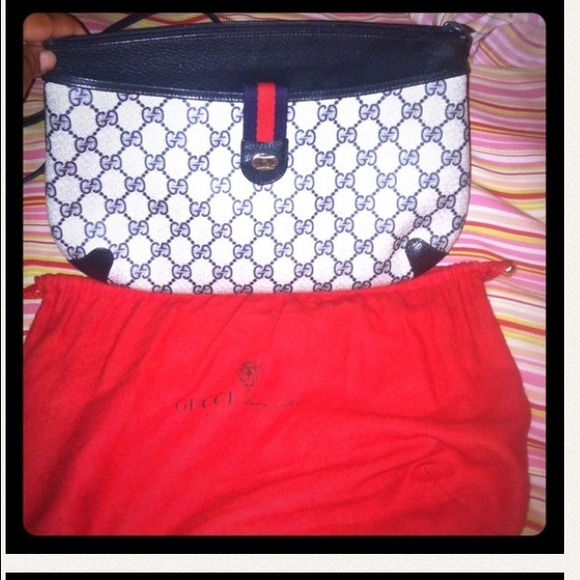 Authentic Vintage Gucci shoulder/cross body/clutch