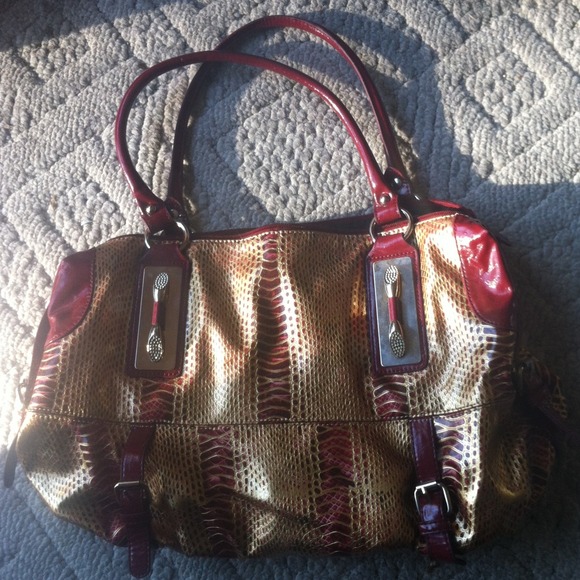 Fashion purse gold and burgundy